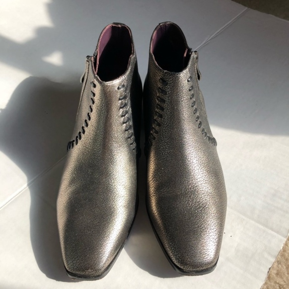 Like New Nicole Miller Leather Ankle Boot